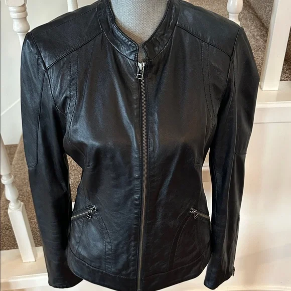 Danier leather jacket - Picture 2 of 11